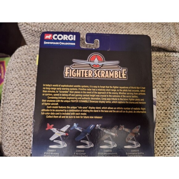 CORGI SHOWCASE COLLECTION FIGHTER SCRAMBLE P-38 LIGHTNING PACIFIC "LITTLE EVA" - Picture 6 of 11